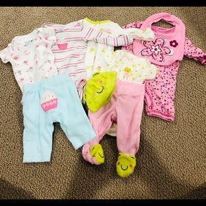Lot of preemie clothes EUC